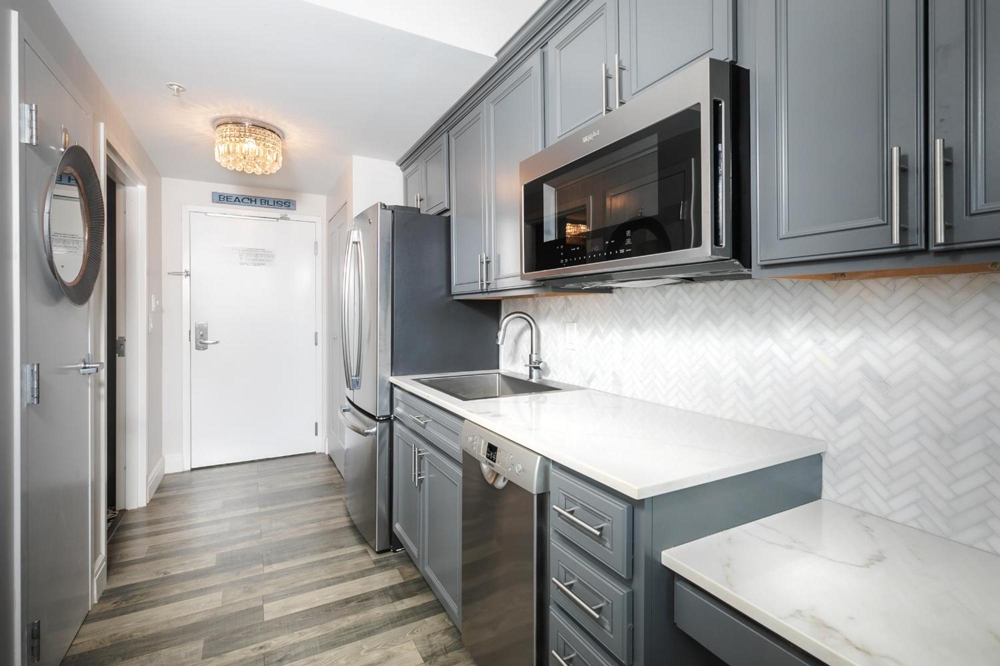 Direct Oceanfront Suite! * Hampton